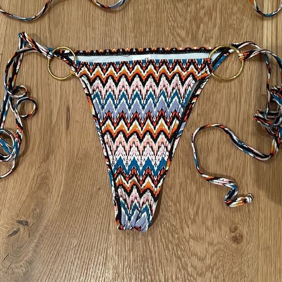 Boohoo - Aztec Print O Ring Tie Detail Bikini Top & Bottoms - Picture 3 of 5
